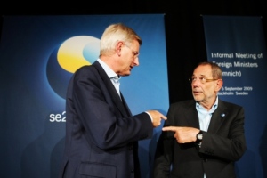 Carl Bildt and Javier Solana         Photo: Gunnar Seijbold/Government offices